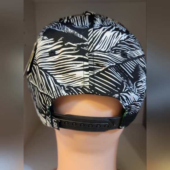 BNWT LRG Adjustable Hat - Picture 5 of 6
